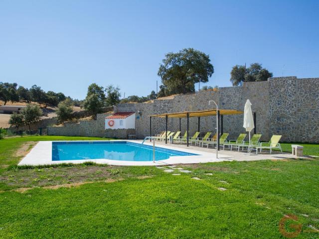 Hotel 2200 m² en Córdoba, Córdoba 2200m² Córdoba