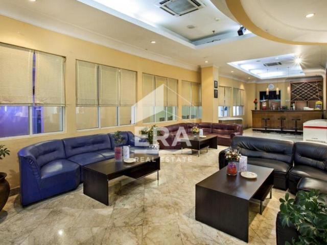 Hotel Bintang 3 Aktif di Mainroad Cihampelas Bandung Luas Tanah. 2505m², Luas Bangunan. 6800m², 5 Lantai Jumlah Kamar 96, 2 Restaurant, Ballroom, Balai Pertemuan, Parkir 70Mobil. Harga 140 Milyar