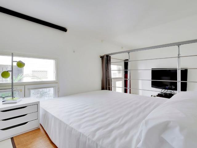 Hotel de Ville / rue Vieille du Temple, Paris Amsterdam Apartments for Rent