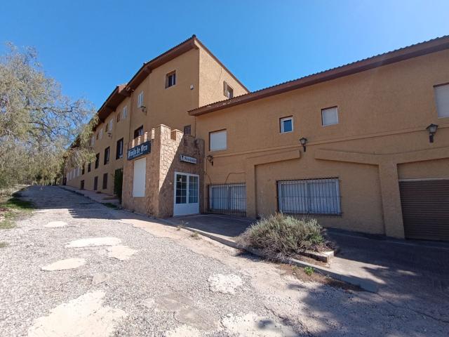 Hotel en venta. ALEDO