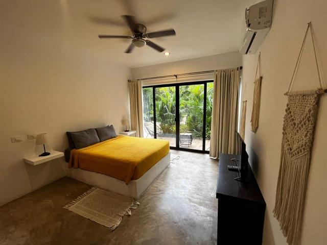 Hotel en Venta de 15 Habitaciones en Akumal Completamente Equipado