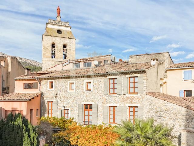 Hôtel Particulier avec cour Intérieure et Piscine 380m² Buis les Baronnies