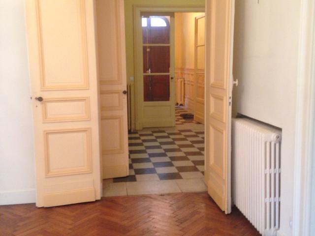 HÔTEL Particulier avec Parking + Jardin Centre de BORDEAUX Proche Gambetta / Tourny