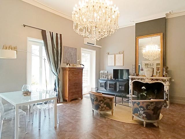 Hôtel particulier avec piscine 380m² Montélimar