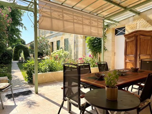 Hôtel particulier, dépendances et potentiel unique 262m² Libourne