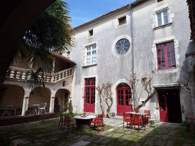 Hotel particulier m² La Rochefoucauld en Angoumois