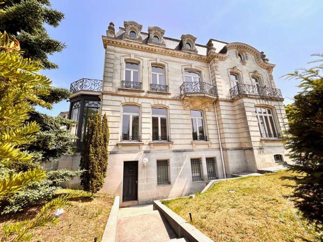 Hôtel particulier Metz Vacquinière 900 m2