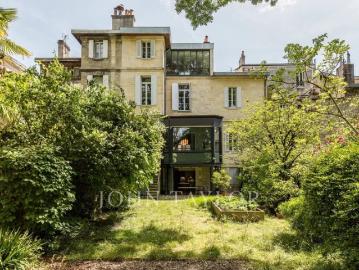 Hôtel Particulier Meublé 5 chambres 1 bureau Jardin Saint Seurin