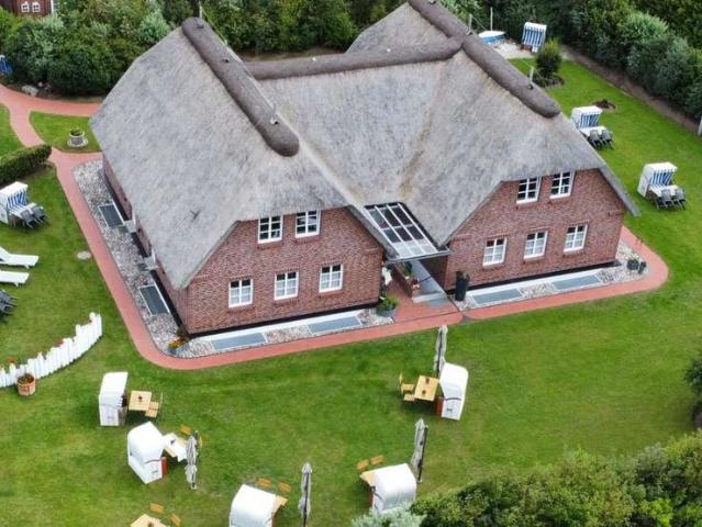 Hotel/ Pension unter Reet mit betriebsfertiger Ausstattung, Baujahr 2013