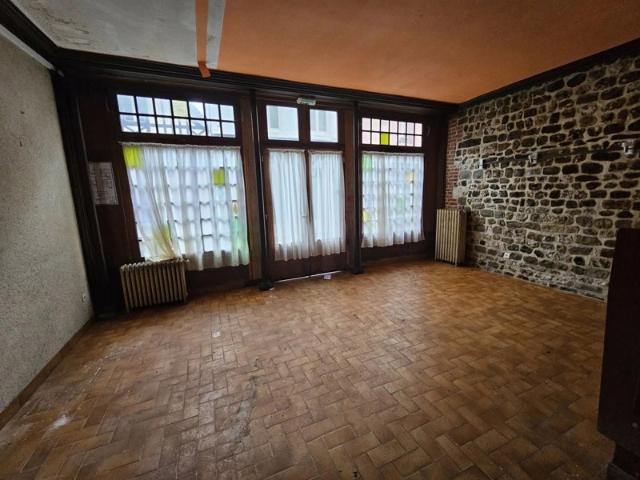 Ancien hôtel emblématique au passé cinématographique exceptionnel