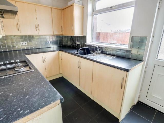 Hotham Road South, Hull, HU5 2 bed terraced house to rent £740 pcm £171 pw