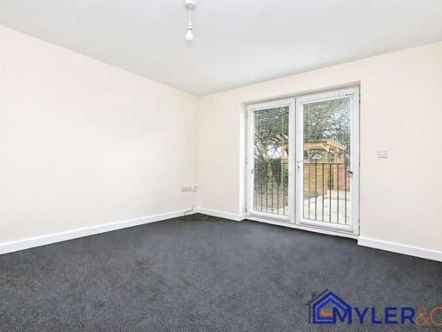 Hough Green Road, Widnes, WA8