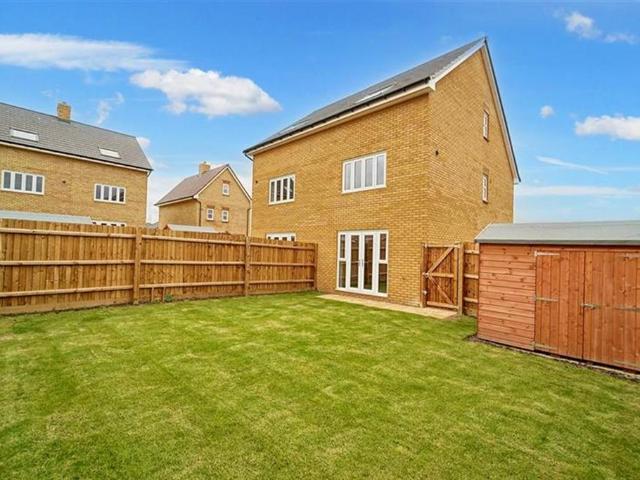 Houghton Conquest, Wixams MK42 4 bed semi detached house to rent £1,750 pcm £404 pw