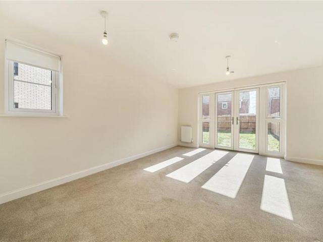 Houghton Conquest MK45 3 bed semi detached house to rent £1,750 pcm £404 pw
