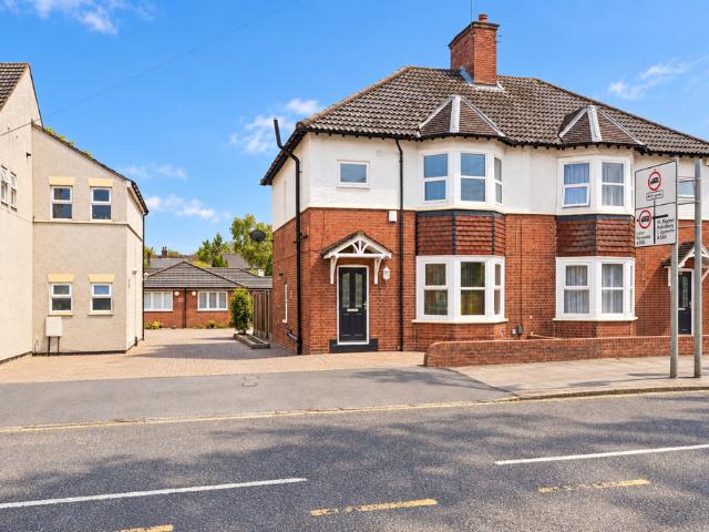 Houghton Road, Bedfordshire LU5 3 bed semi detached house to rent £1,700 pcm £392 pw