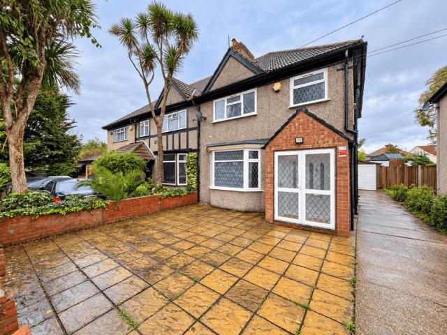 HOUNSLOW TW3 3 bed semi detached house to rent £2,540 pcm £586 pw