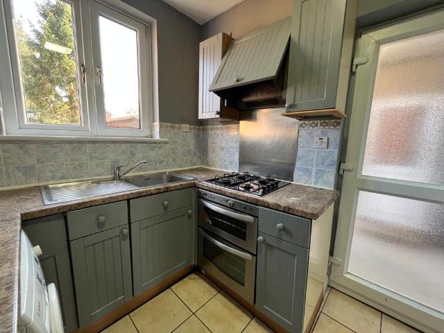 HOUNSLOW TW5 3 bed semi detached house to rent £2,600 pcm £600 pw