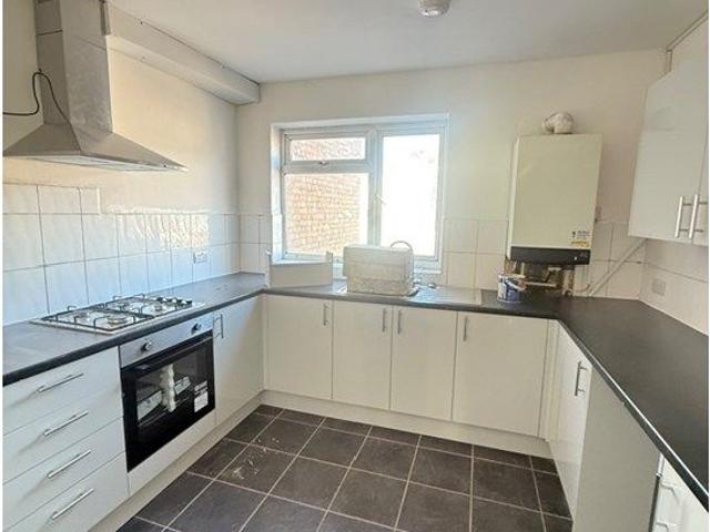 Hounslow, Hounslow TW3, Studio to rent, £1,250 pcm | PrimeLocation