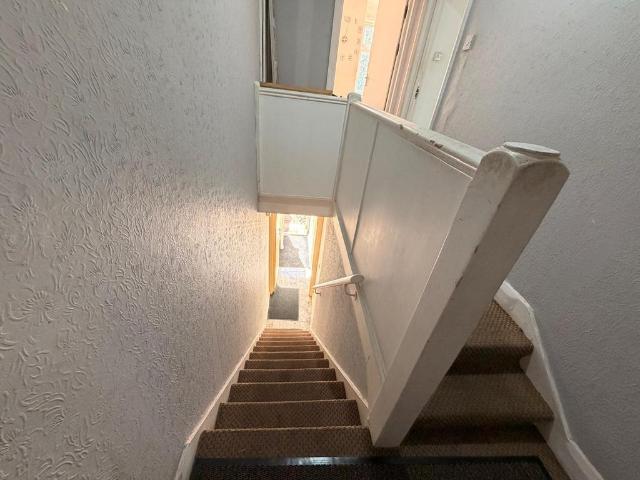 HOUNSLOW MIDDX TW3 2 bed flat to rent £1,795 pcm £414 pw
