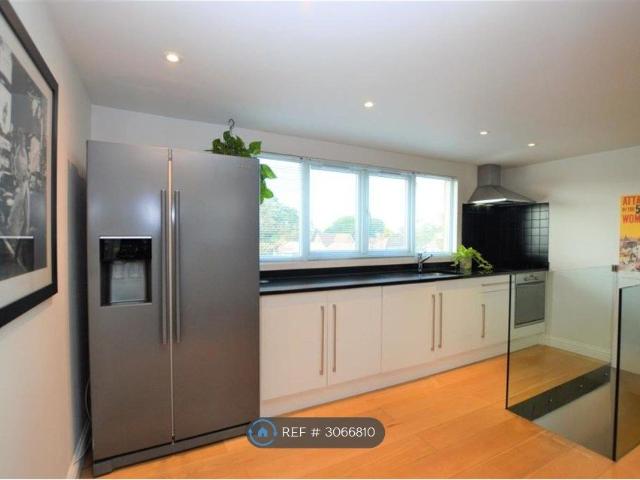 Hounslow Road, Twickenham TW2, 1 bed flat to rent, £1,300 pcm | PrimeLocation