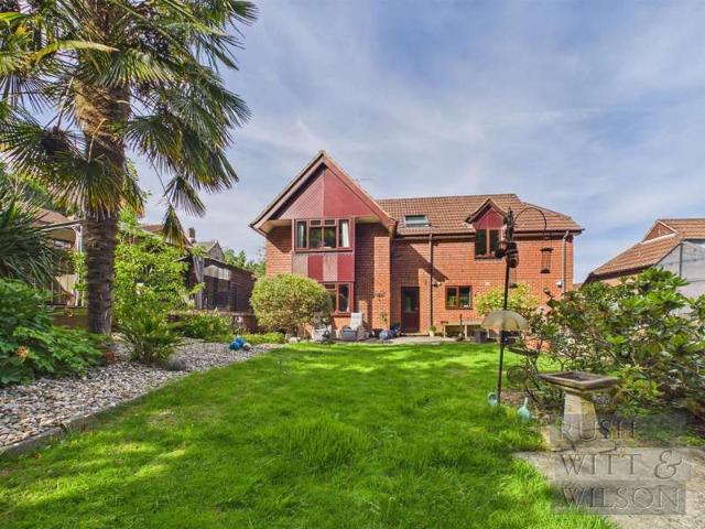 4 Bedroom Detached House