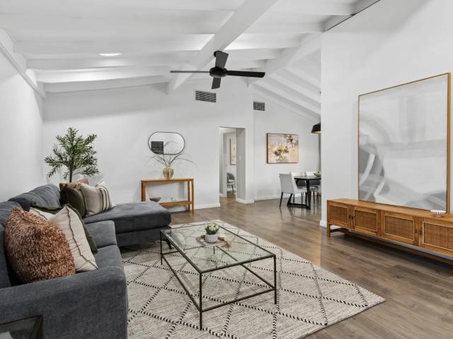 house 4/23 Thurlow Avenue, Yokine