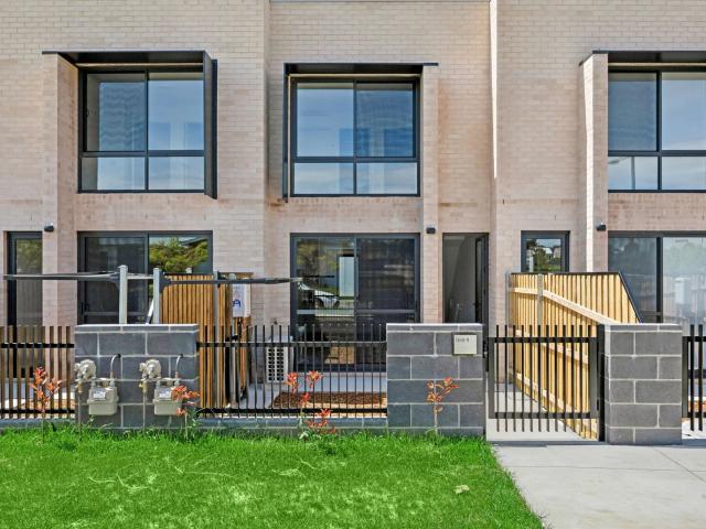 house 4/24 Shugg Street, Taylor