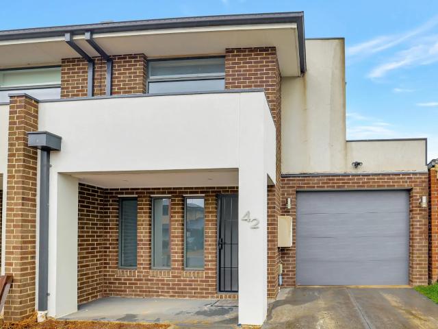 house 42 Carissa Circuit, Werribee