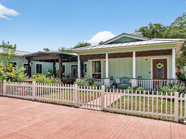 House with garden and terrace