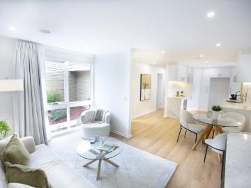 house 4/50 Fewster Road, Hampton