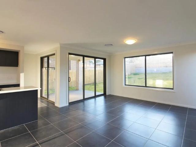 House 4 bed/ 2 bath/ 2Car space For Lease
