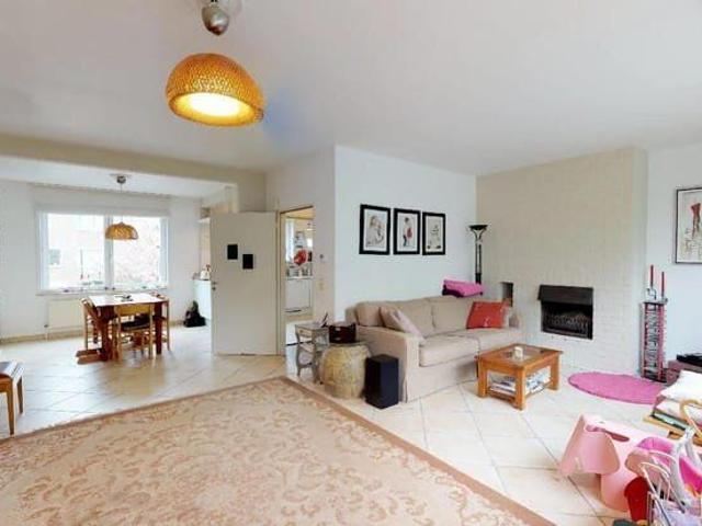 House 4 bed. in Linkebeek, 170m², garden 120m²