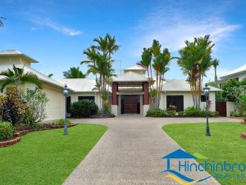 House 4 bedroom, 3 bathroom, pool, pontoon & fully furnished Short term rental only
