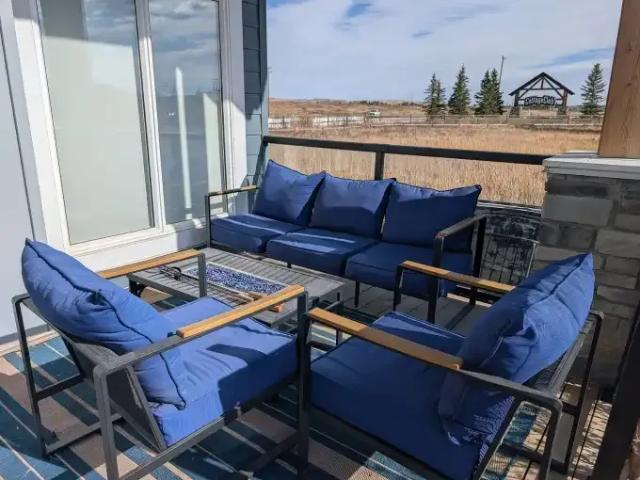 House 4 Bedroom For Rent Cochrane AB 2800 ES106118045