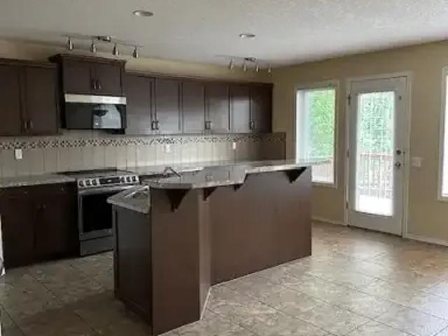 House 4 Bedroom For Rent Cochrane AB 3000 ES104841731