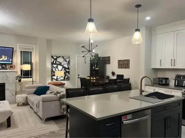 House 4 Bedroom For Rent Cochrane AB 3150 ELS104888071