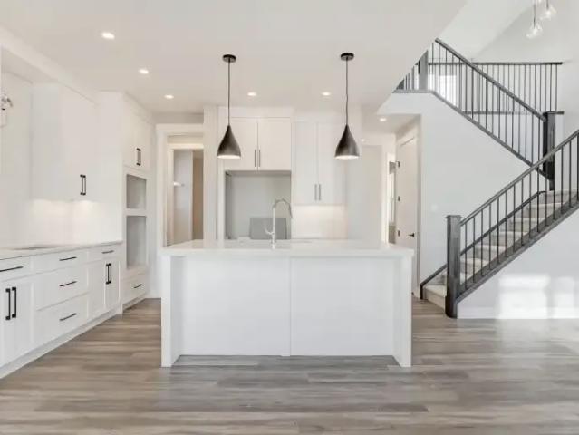 House 4 Bedroom For Rent Cochrane AB 3750 ES104876701