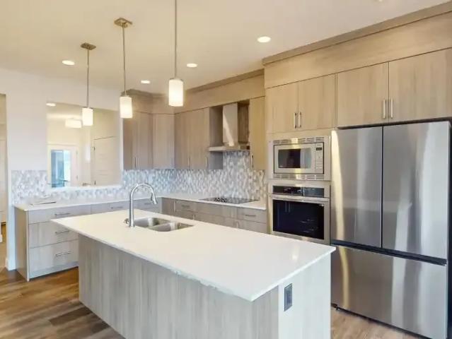 House 4 Bedroom For Rent Cochrane AB 4000 ELS102846496