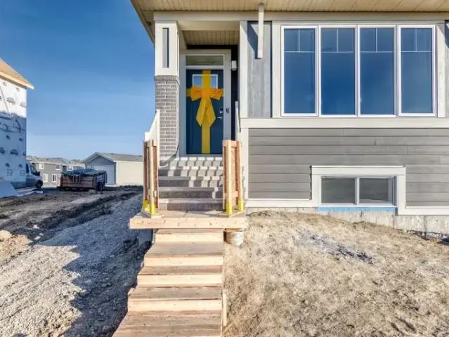 House 4 Bedroom For Rent Calgary AB 2400 ES105150140