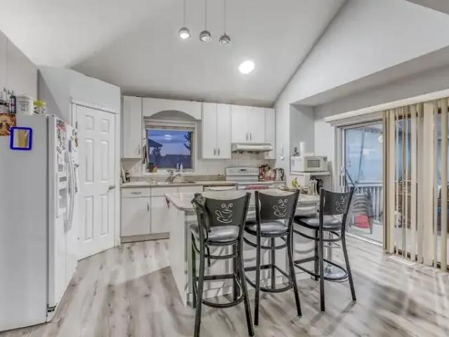 House 4 Bedroom For Rent Calgary AB 2450 ES105505916