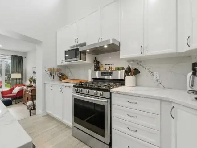 House 4 Bedroom For Rent Calgary AB 2900 ES105505815
