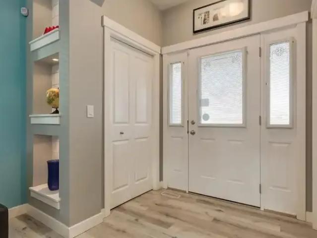 House 4 Bedroom For Rent Calgary AB 2945 ES105674742