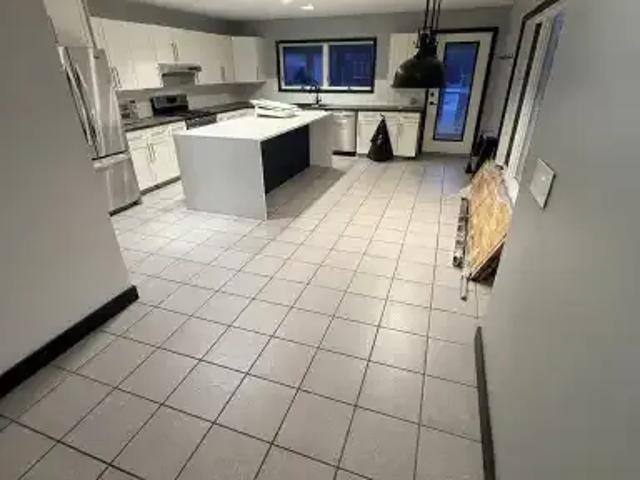 House 4 Bedroom For Rent Calgary AB 3495 ES105337592