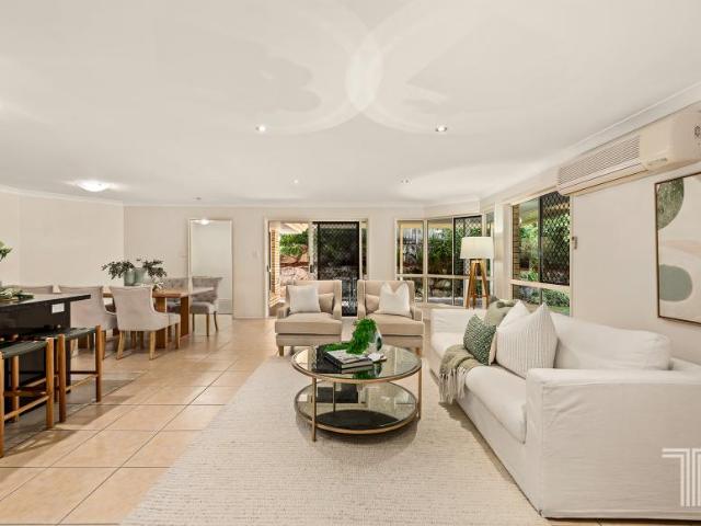 House 4 Bedroom For Rent Carindale QLD ES101583278
