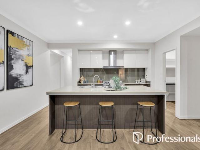 House 4 Bedroom For Rent Clyde North VIC 670 ES105990534