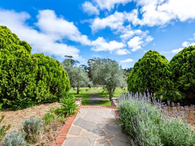 House 4 Bedroom For Rent Clare SA 930000 ES105864966