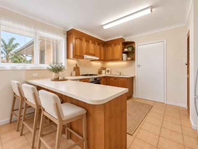 House 4 Bedroom For Rent Clayton South, ES105347582