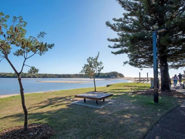 House 4 Bedroom For Rent Currimundi, QLD ES102705818