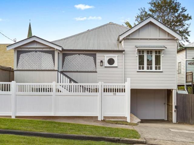 House 4 Bedroom For Rent ANNERLEY QLD ES105253224