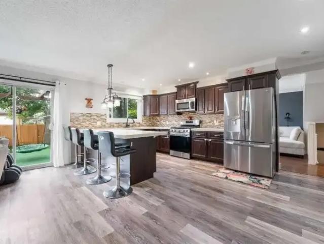 House 4 Bedroom For Rent Airdrie AB 2900 ES105923385